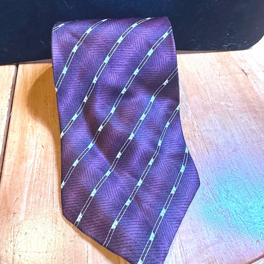 Kai Long Purple Striped Chevron Handmade 100% Silk Wide Necktie Mens